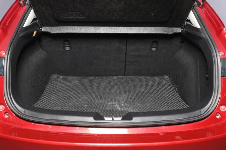 Mazda Axela 17 из 17