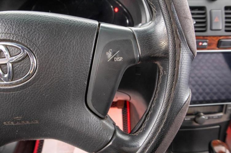 Toyota Avensis 15 из 25