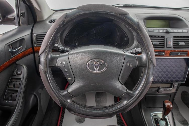 Toyota Avensis 13 из 25