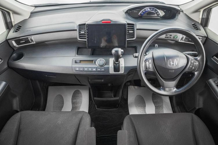Honda Freed 9 из 24