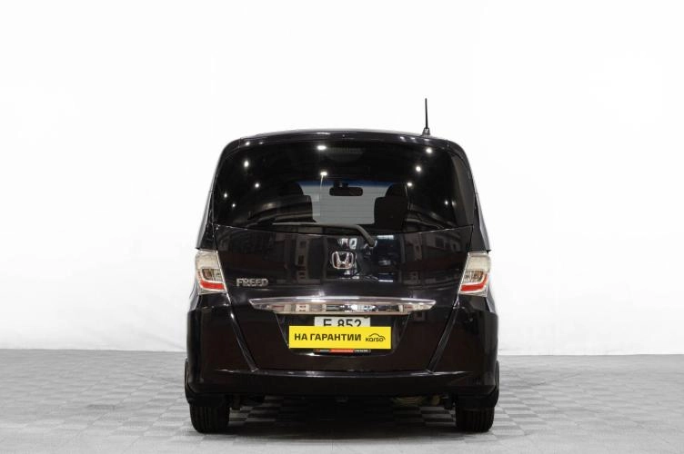 Honda Freed 5 из 24