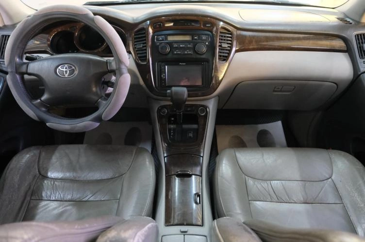Toyota Highlander 13 из 22