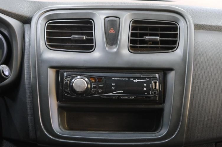 Renault Logan 11 из 17
