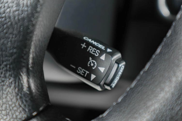Toyota Camry 16 из 21