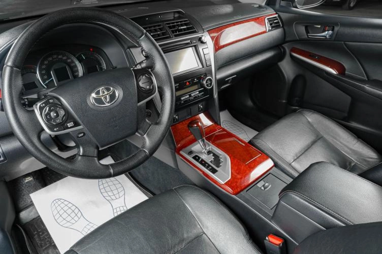 Toyota Camry 7 из 21