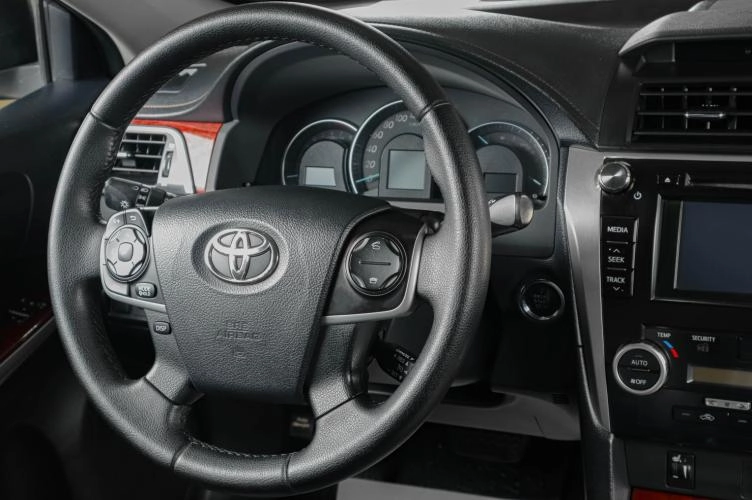 Toyota Camry 11 из 21