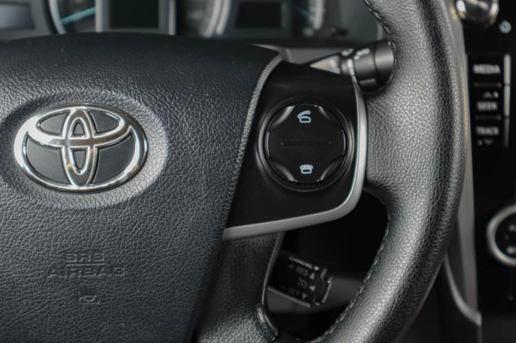 Toyota Camry 15 из 21