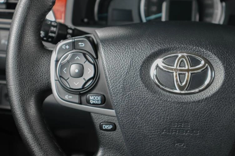 Toyota Camry 14 из 21