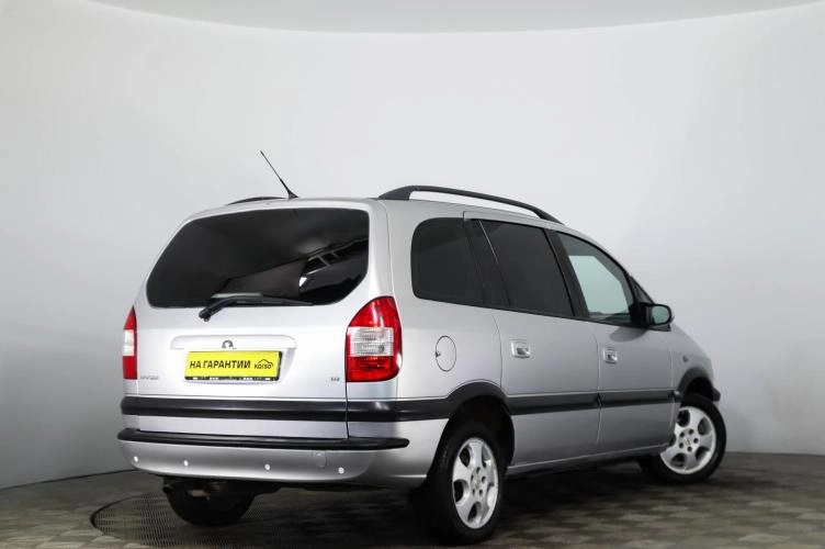 Opel Zafira 4 из 6