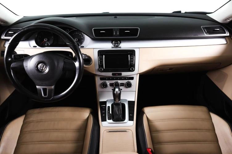 Volkswagen Passat CC 13 из 23