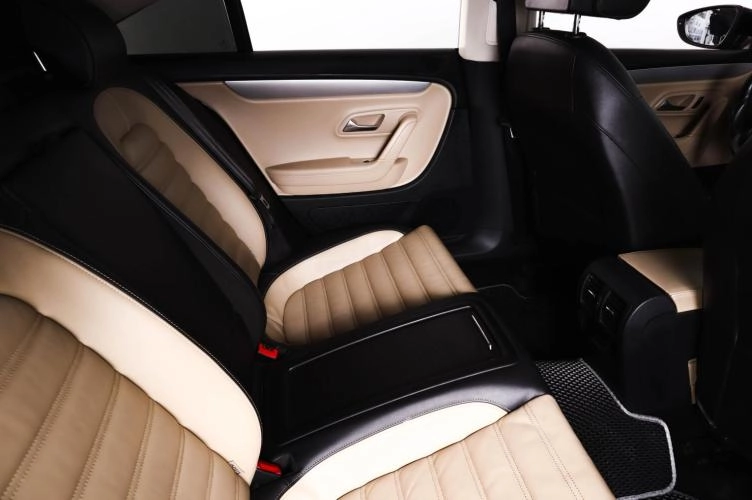 Volkswagen Passat CC 10 из 23