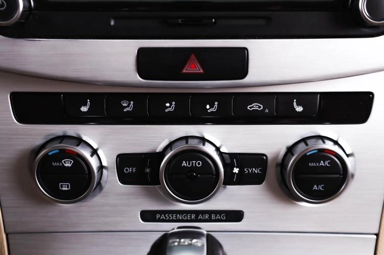 Volkswagen Passat CC 17 из 23