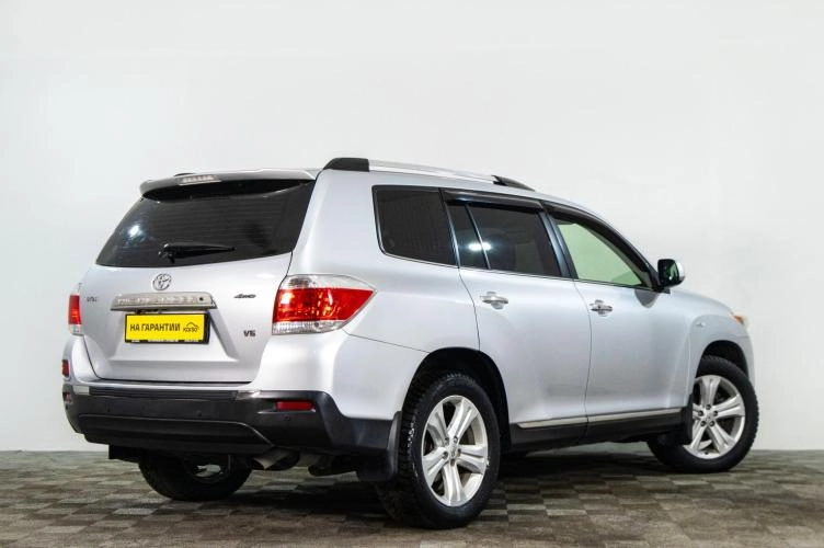 Toyota Highlander 4 из 6