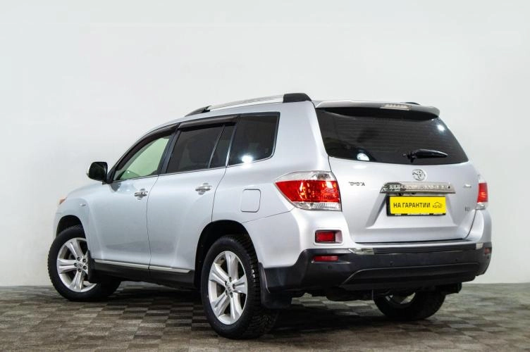 Toyota Highlander 6 из 6
