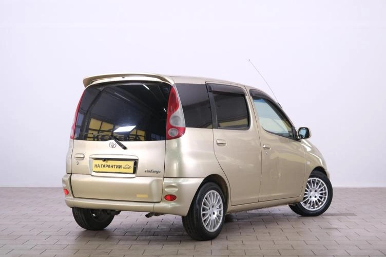 Toyota Funcargo 6 из 6