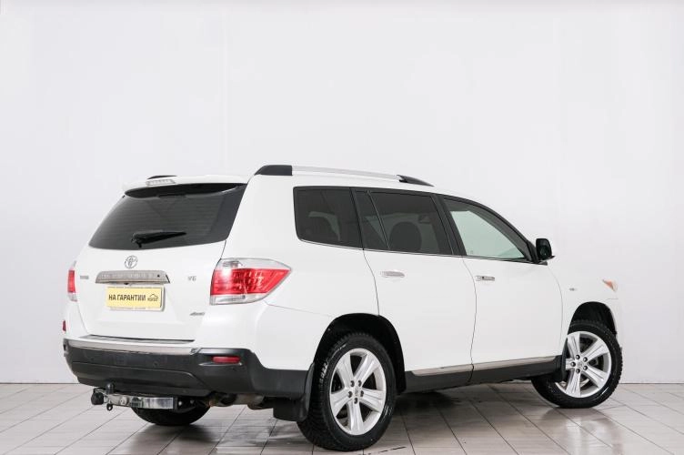 Toyota Highlander 6 из 6
