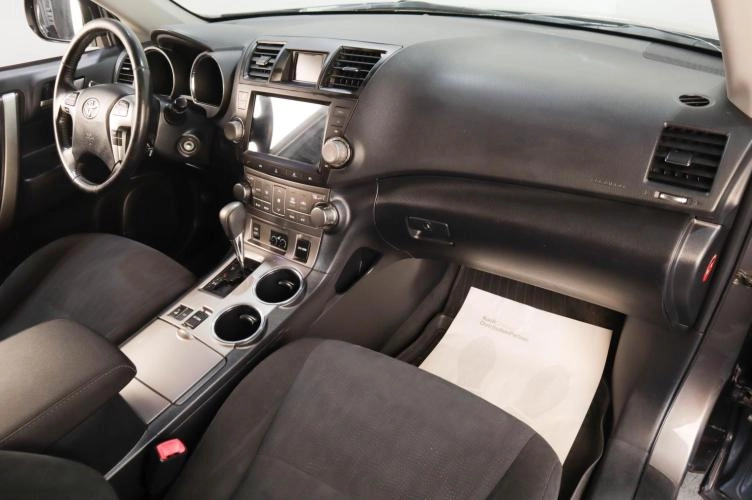 Toyota Highlander 8 из 16