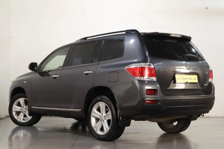 Toyota Highlander 4 из 6