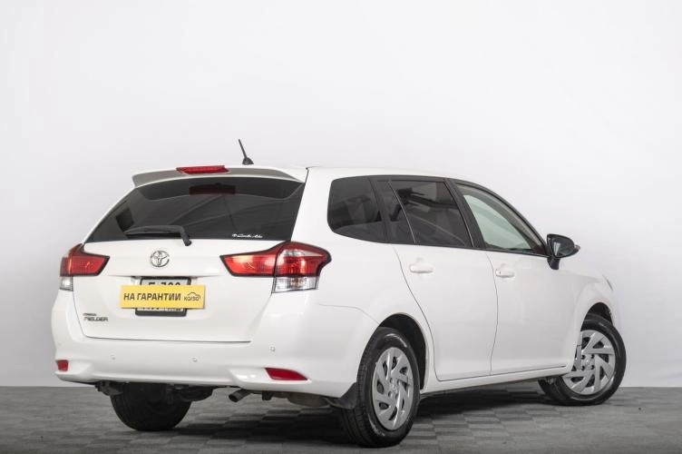 Toyota Corolla Fielder 6 из 6