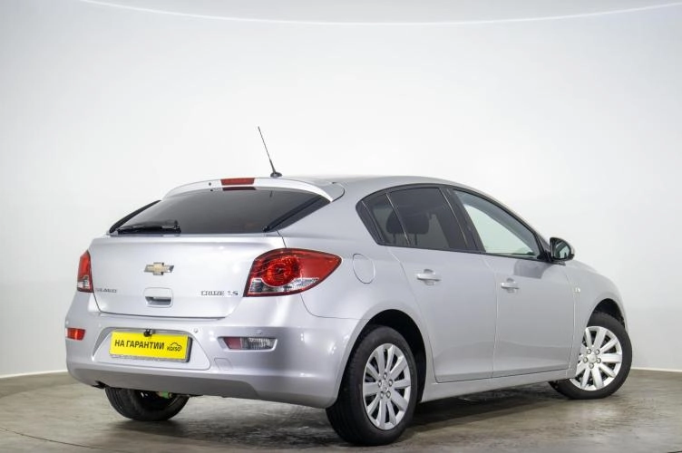 Chevrolet Cruze 4 из 6