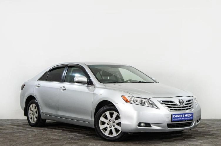 Toyota Camry 1 из 6