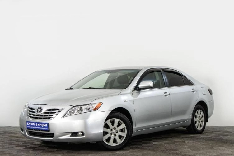 Toyota Camry 3 из 6