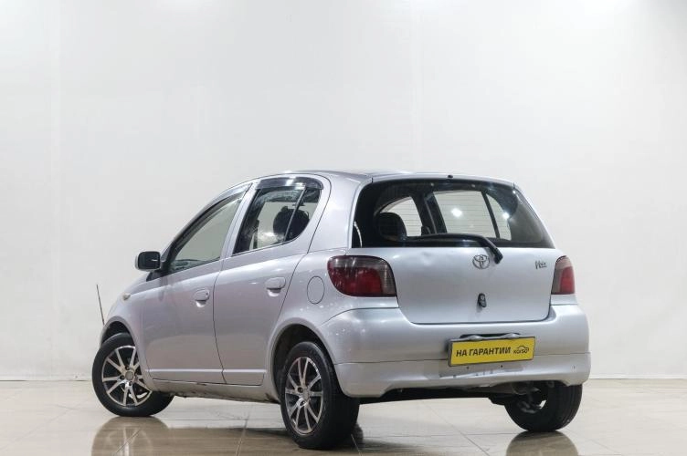 Toyota Vitz 4 из 6