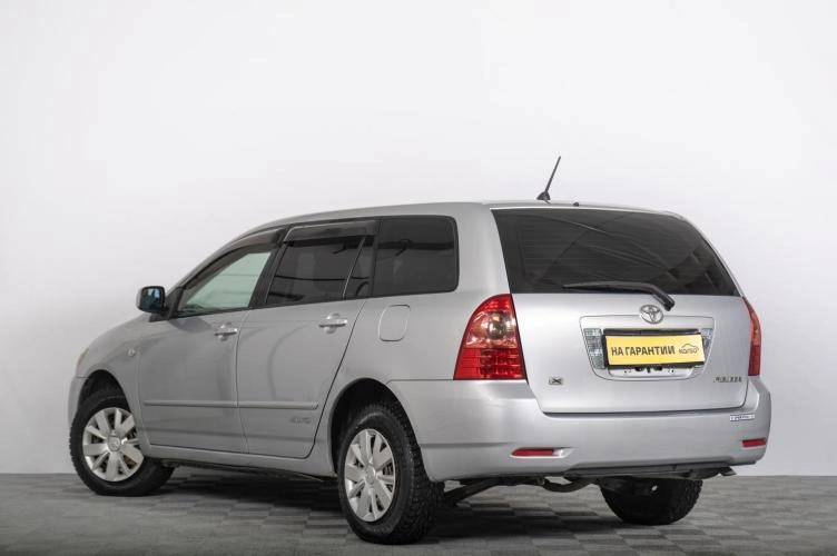 Toyota Corolla Fielder 5 из 6