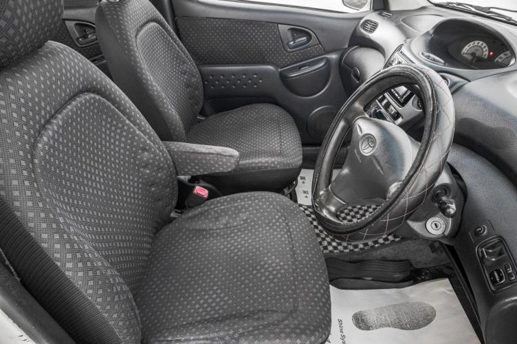 Toyota Funcargo 8 из 18