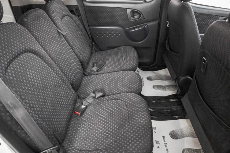 Toyota Funcargo 18 из 18