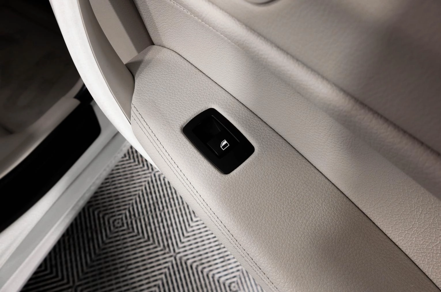 BMW 1 серия 25 из 25