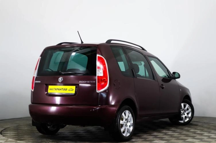 Skoda Roomster 4 из 6
