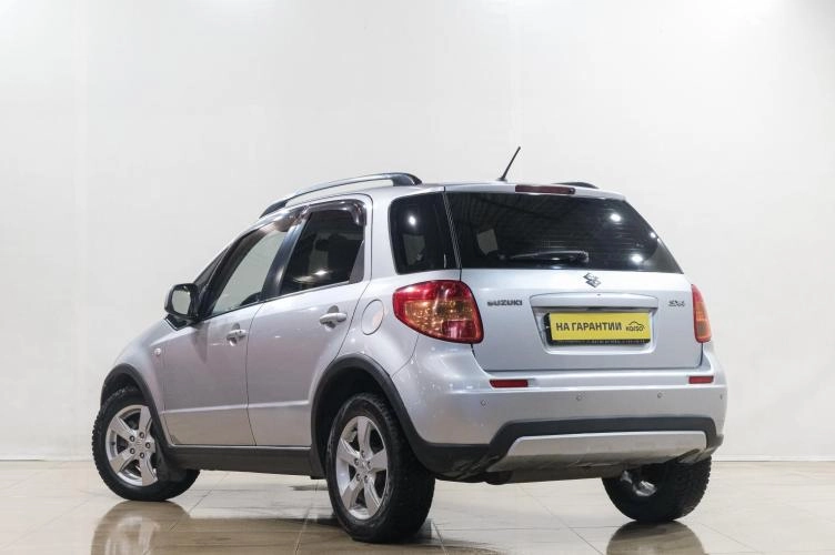 Suzuki SX4 4 из 6
