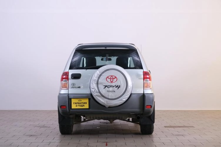 Toyota RAV4 5 из 6