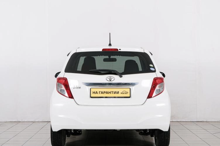 Toyota Vitz 5 из 6