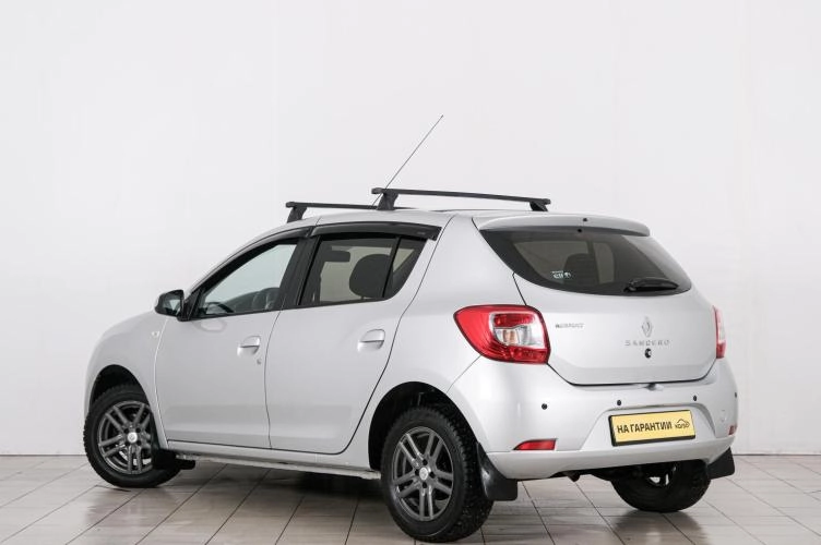 Renault Sandero 4 из 6