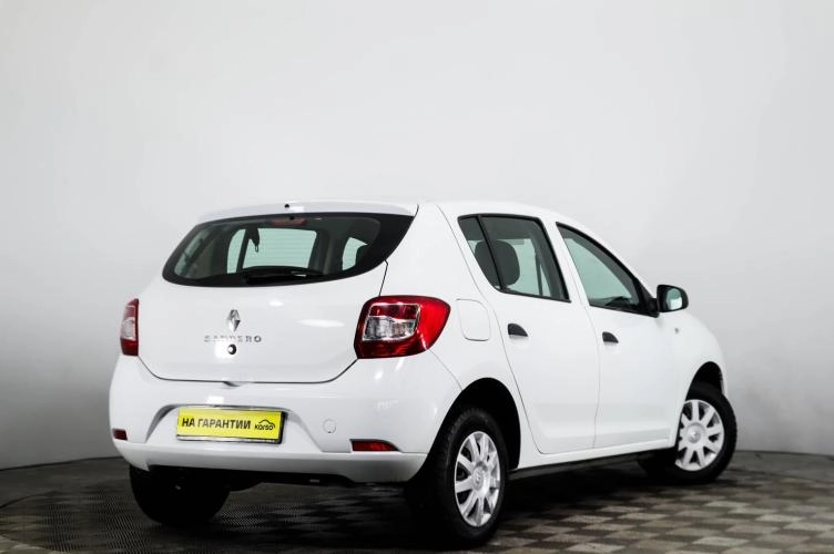 Renault Sandero 4 из 6