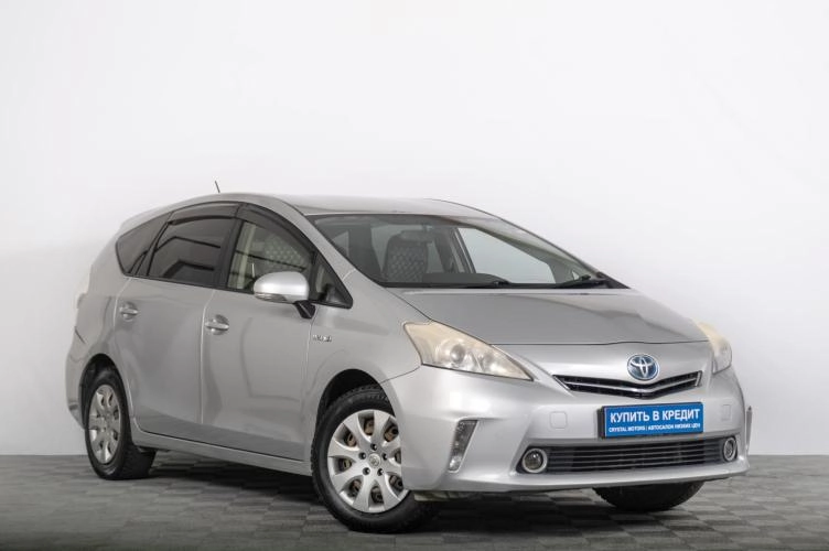 Toyota Prius Alpha 1 из 6
