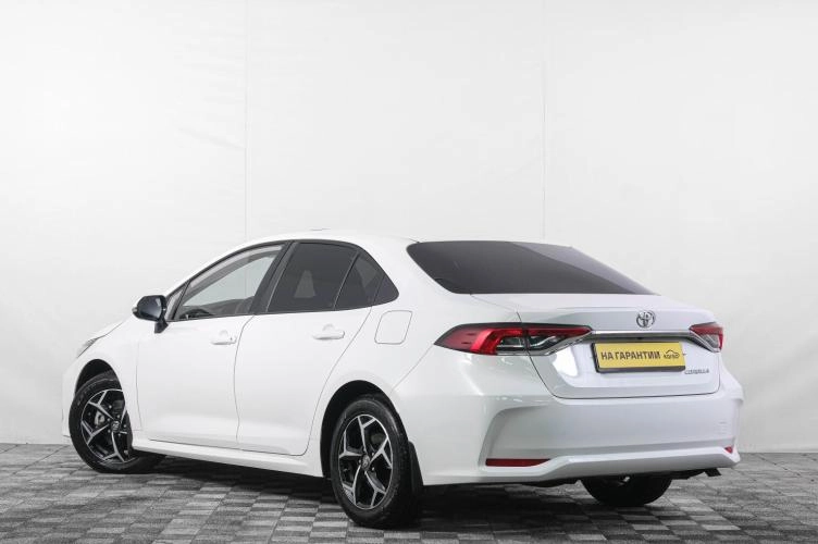 Toyota Corolla 4 из 6