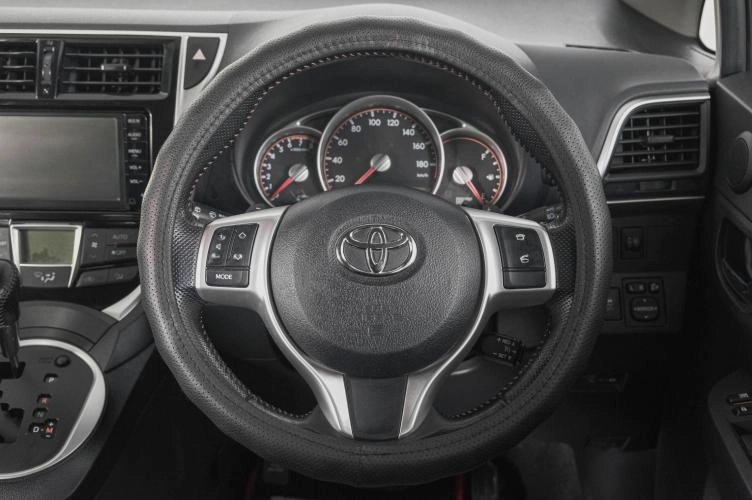 Toyota Ractis 15 из 21