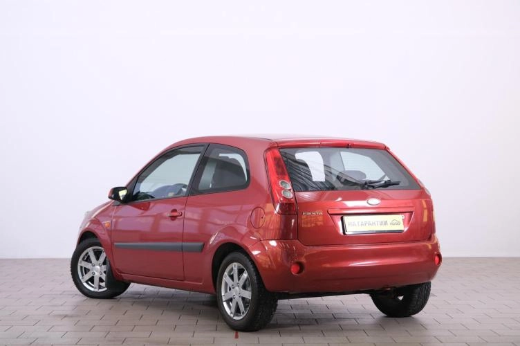Ford Fiesta 4 из 6