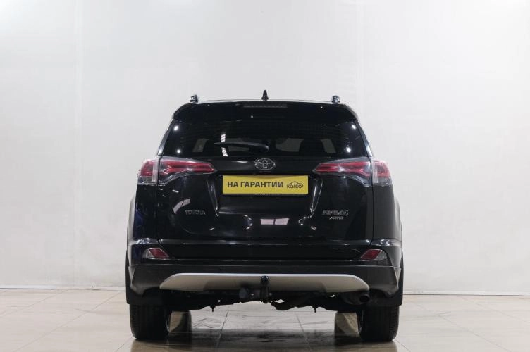 Toyota RAV4 5 из 6