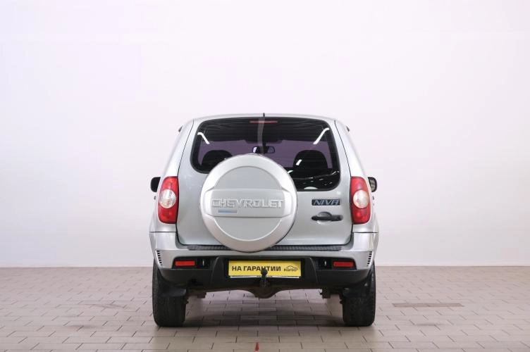 Chevrolet Niva 5 из 6