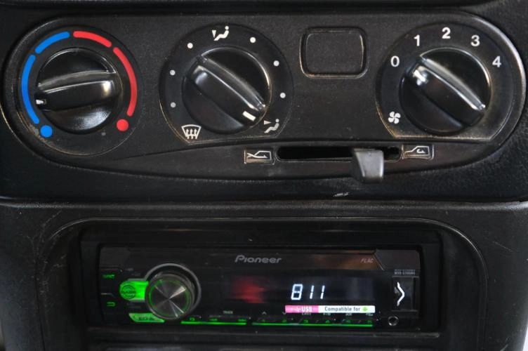 Chevrolet Niva 13 из 19