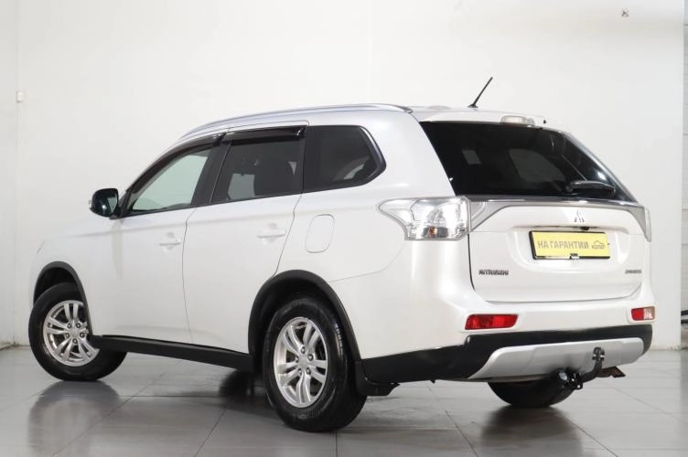 Mitsubishi Outlander 4 из 6