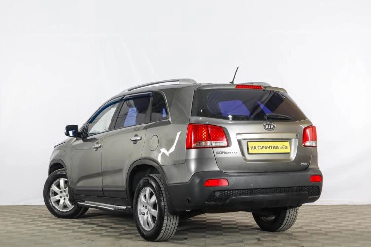 KIA Sorento 4 из 6