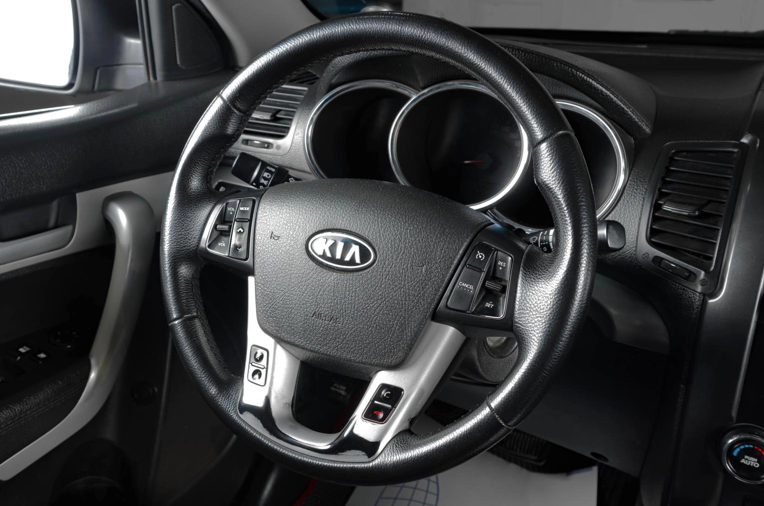 KIA Sorento 11 из 19