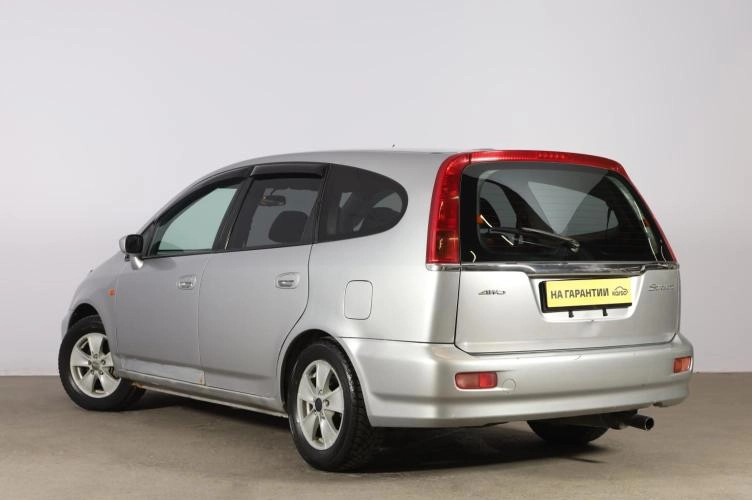Honda Stream 4 из 6