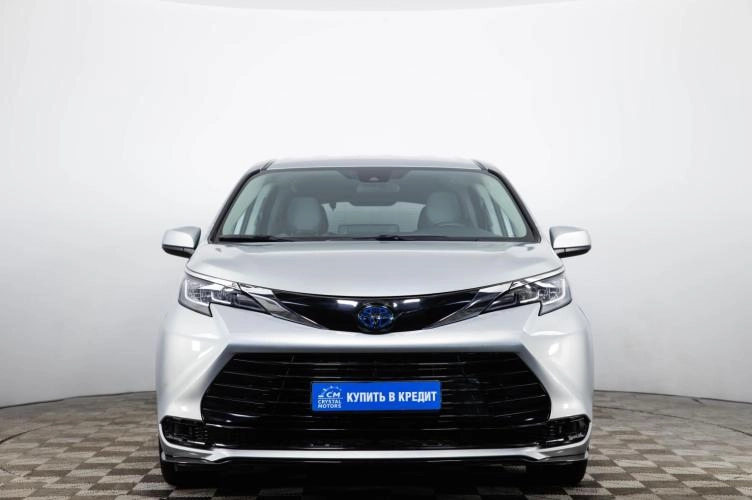 Toyota Sienna 2 из 6