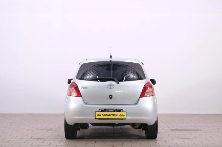 Toyota Vitz 5 из 6